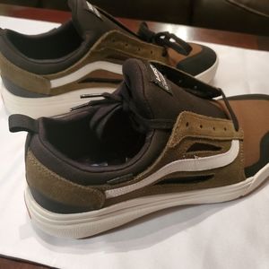 Nwot Vans Ultrarange Sneaker